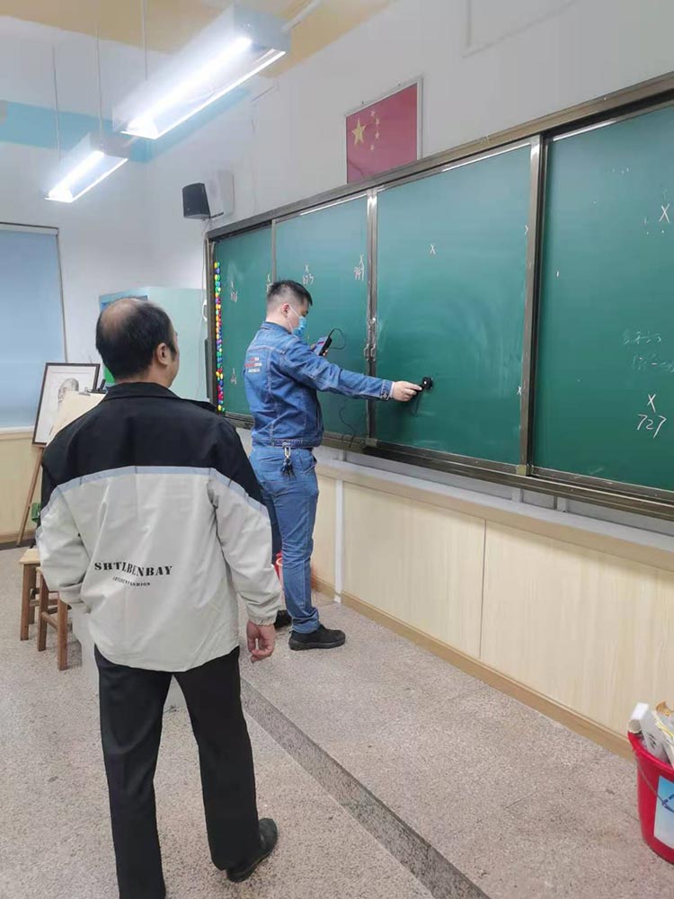 廣州市瑤臺小學(xué)LED教室護(hù)眼燈項(xiàng)目改造現(xiàn)場